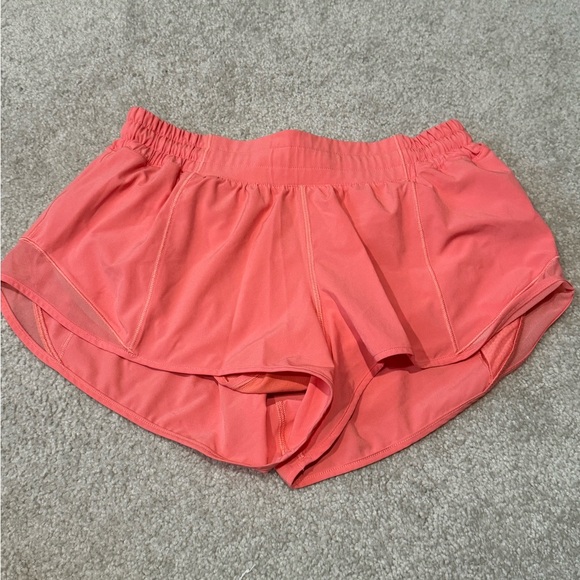 Lululemon Athletica HOTTY HOT LOW-RISE LINED SHORT 2.5" — Raspberry Cream - Picture 2 of 5